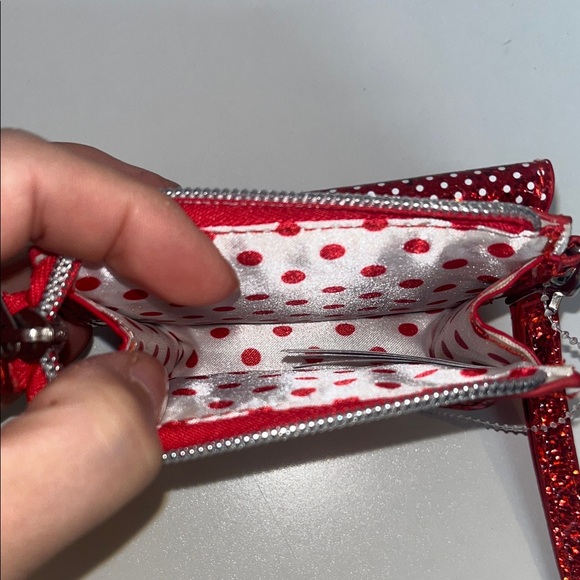 Disney Red Glitter Minnie Mouse Wallet / Wristlet Zipper Closure Small - Picture 8 of 10